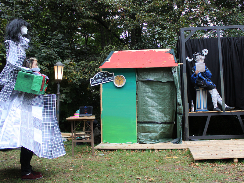 Künstler*innenfest, Foto: Alex 
Wissel, Der Fahrende Raum
 - Künstler*innenfest, Foto: Alex Wissel, Der Fahrende Raum