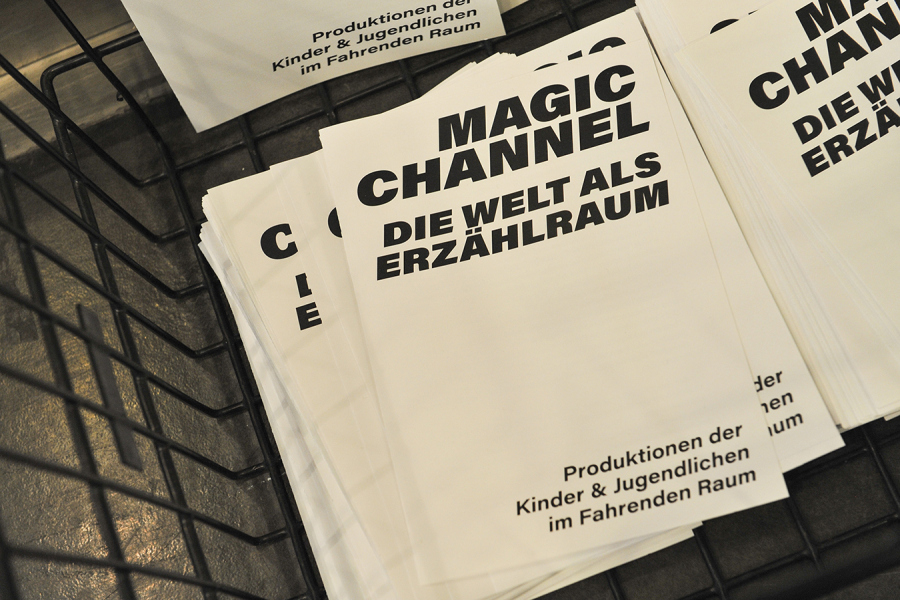 Ausstellung Magic Channel, Der Fahrende Raum, Foto: Tom Reger - Ausstellung Magic Channel, Der Fahrende Raum, Foto: Tom Reger