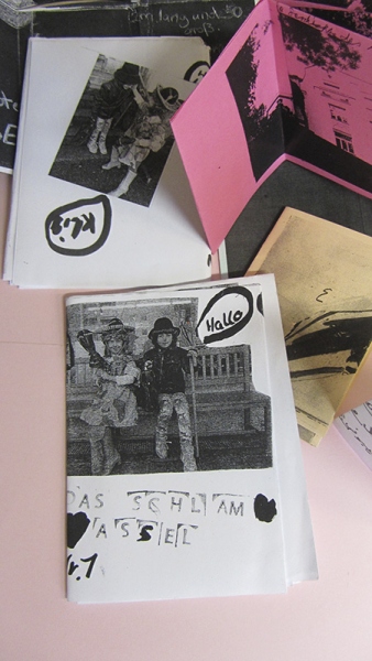 Auswahl von Zines und Print-Produktionen der Kinder und Jugendlichen des Fahrenden Raums, 2015 - 